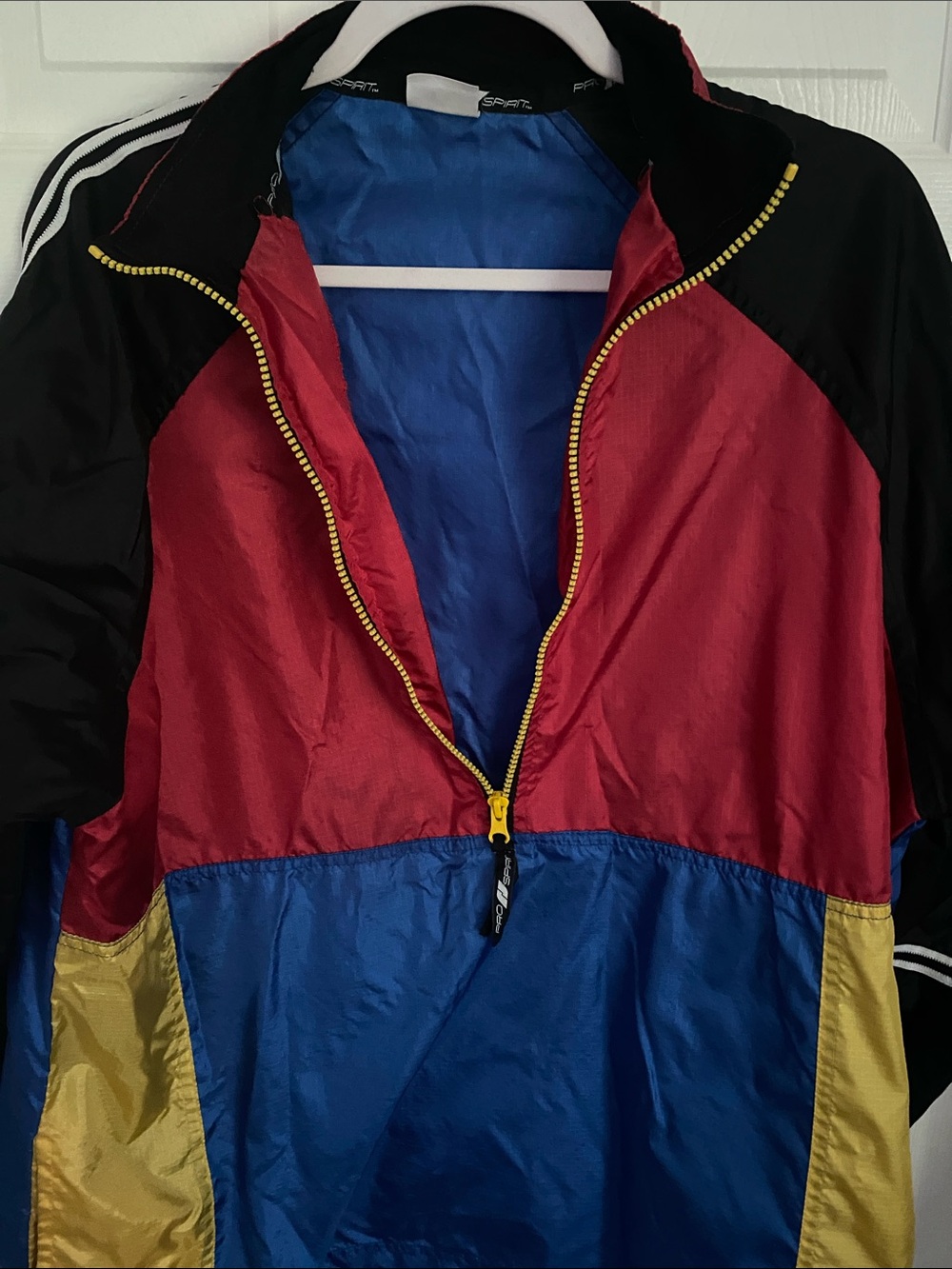 VTG Pro Spirit Athletic Gear Colorblock Windbreaker Jacket - Red/Blue/Black/Gold - Picture 3 of 4